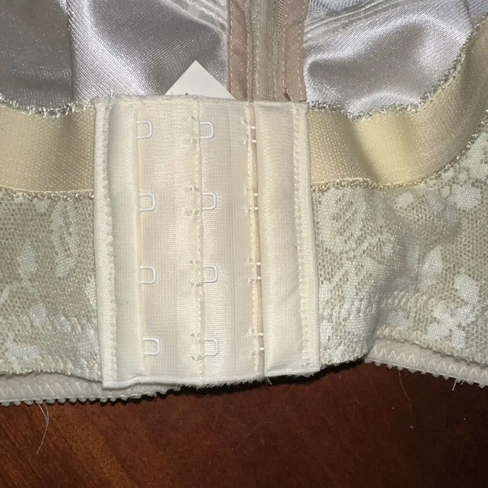 Playtex Vintage 18 Hour Comfort Strap Original Soft Cup Bra #4693 38DD
